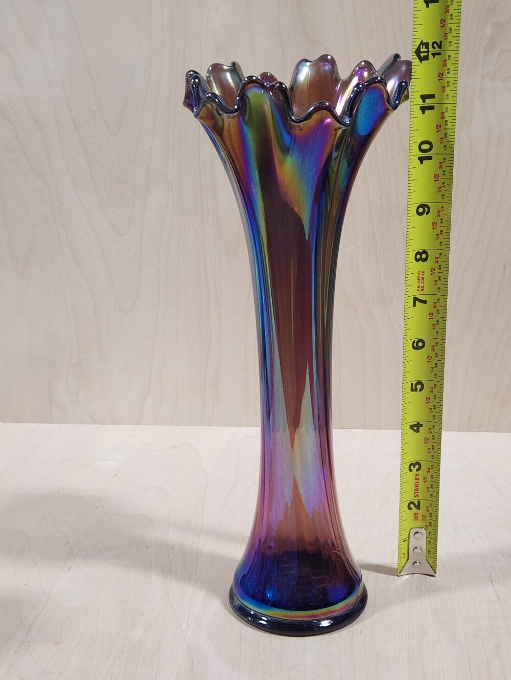 Vintage Iridescent Amethyst Purple Glass Ruffled Rim Trumpet Vase 12 Inch VTG - Picture 4 of 12